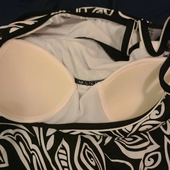 Ladies New swimsuit size 12 - Picture 3 of 5